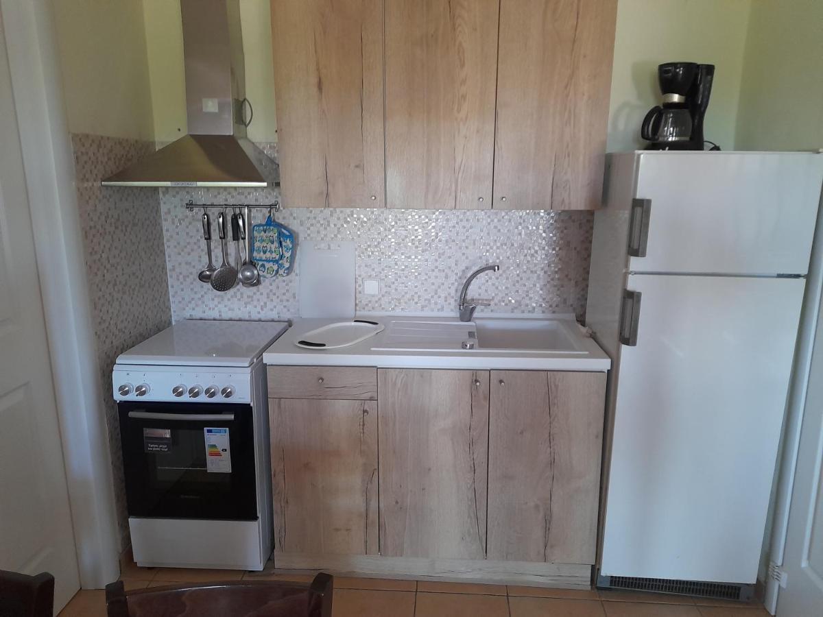 "Klio" Appartment Nikiti  Buitenkant foto